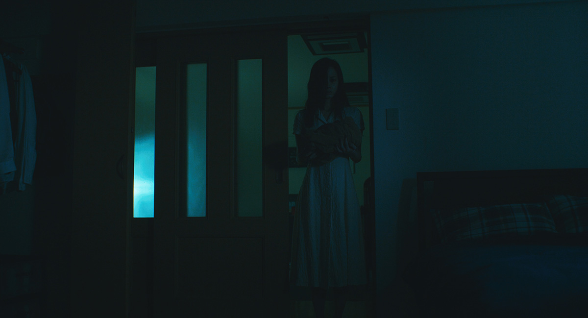 Netflix Why didn't she turn on the lights?